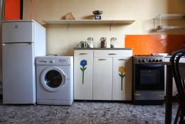 Stanza completamente autonoma con bagno esterno