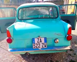 FORD ANGLIA, identica a quella di HARRY POTTER