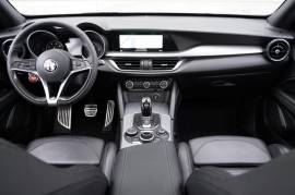 2017 Alfa Romeo Stelvio - 2.0 T AWD B-Tech bianco