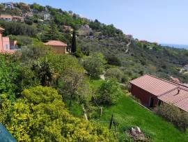 Villa volendo bifamigliare a Noli vista mare   