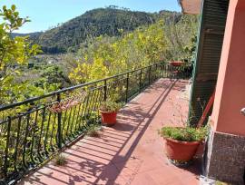 Villa volendo bi/tri/ famigliare a Noli vista mare Villa volendo bi/tri/ famigliare a Noli vista mare