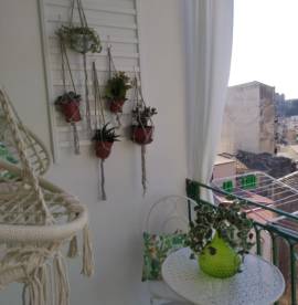 STANZA DOPPPIA CON BALCONE IN APPARTAMENTO CENTRO STORICO PALERMO