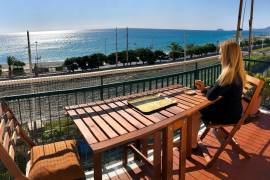 Panoramico fronte mare spazioso e confortevole