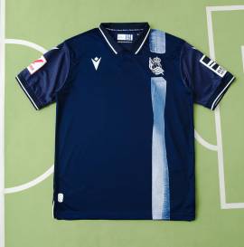 Nuova maglia Real Sociedad 2023-2024