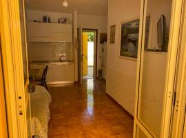 Tucano Beniamino max 4 persone Gardino Appartamento in Villaggio Tucano “Le Castella” kr