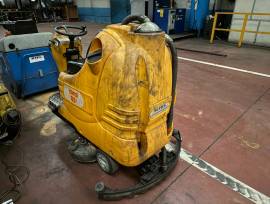 Lavapavimenti Coral e spazzatrice Riel