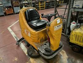 Lavapavimenti Coral e spazzatrice Riel