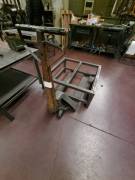 N. 6 transpallet e attrezzature per sollevamento