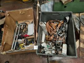 N. 6 transpallet e attrezzature per sollevamento