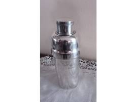 Cocktail shaker pubblicitario vintage F.lli Broggi Milano in acciaio inossidabile. Firmato sul fondo Cocktail shaker pubblicitario vintage F.lli Broggi Milano in acciaio inossidabile. Firmato sul fondo