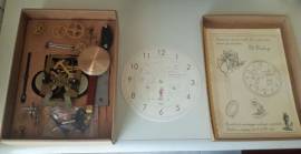 Scatola di montaggio orologio a pendolo EGO prima edizione 2002. Ogni scatola di montaggio e fornita