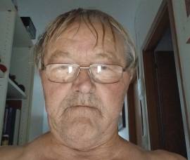 pensionato  vedovo  cerca compagna