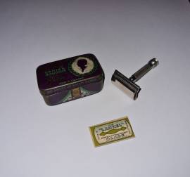 Mini rasoio di sicurezza The  Laurel Ladies Boudoir. Anni ’30 made   in  England  ,lame contrassegna