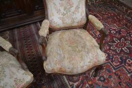 Antica coppia di poltrone in noce cabriolet stile Luigi XV