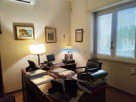 Stanza uso uffico Guidonia (Rm), adiacente Tiburtina Stanza uso uffico Guidonia (Rm), adiacente Tiburtina