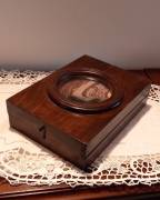 Grafoscopio  ingranditore  vintage  in legno, dimensioni chiuso: 22,5 x 16x cm .5,5 . In dotazione N