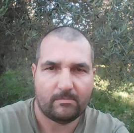 Roberto età 49 anni in cerca di una relazione seria con una giovane donna? Roberto età 49 anni in cerca di una relazione seria con una giovane donna?