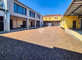 Laboratorio magazzino uffici