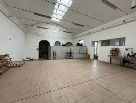 Laboratorio magazzino uffici