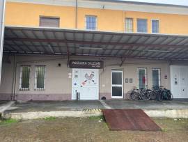 Laboratorio magazzino uffici