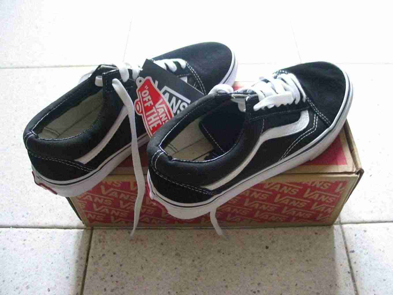 Scarpe VANS modello OLD SKOOL