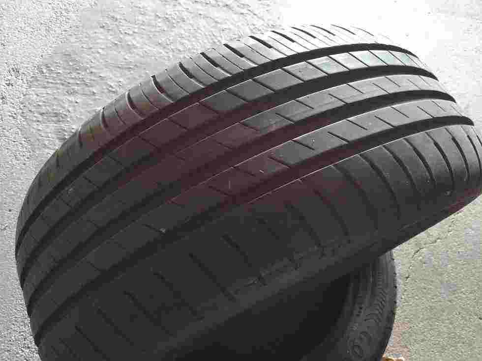 Gomme 225 50 17 Goodyear