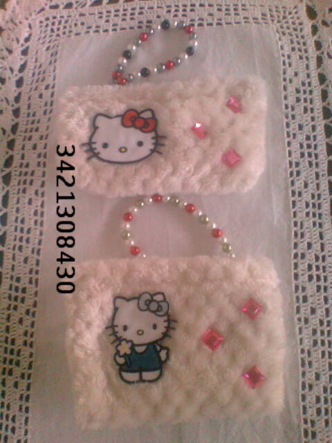 VENDO POCHETTE HELLOKITTY.