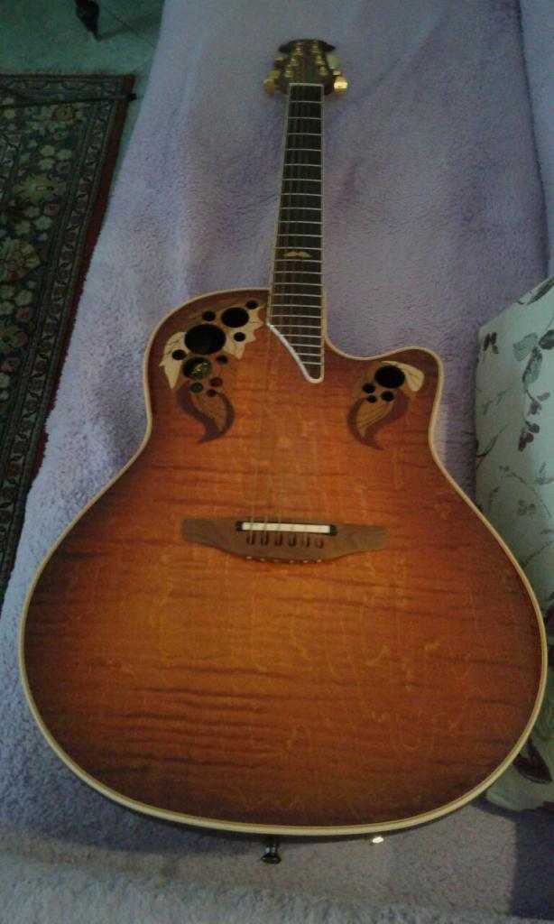 chitarra Ovation made in Usa