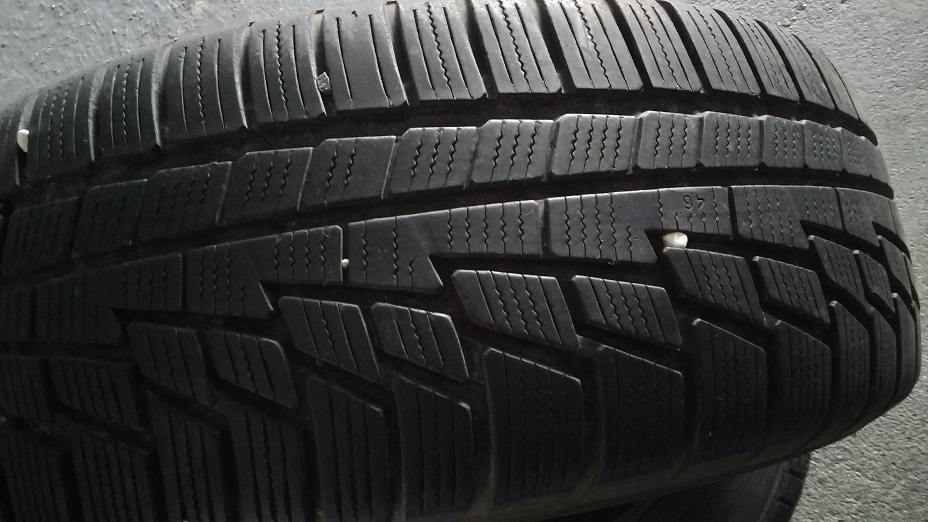 Gomme 215 60 17 Nokian