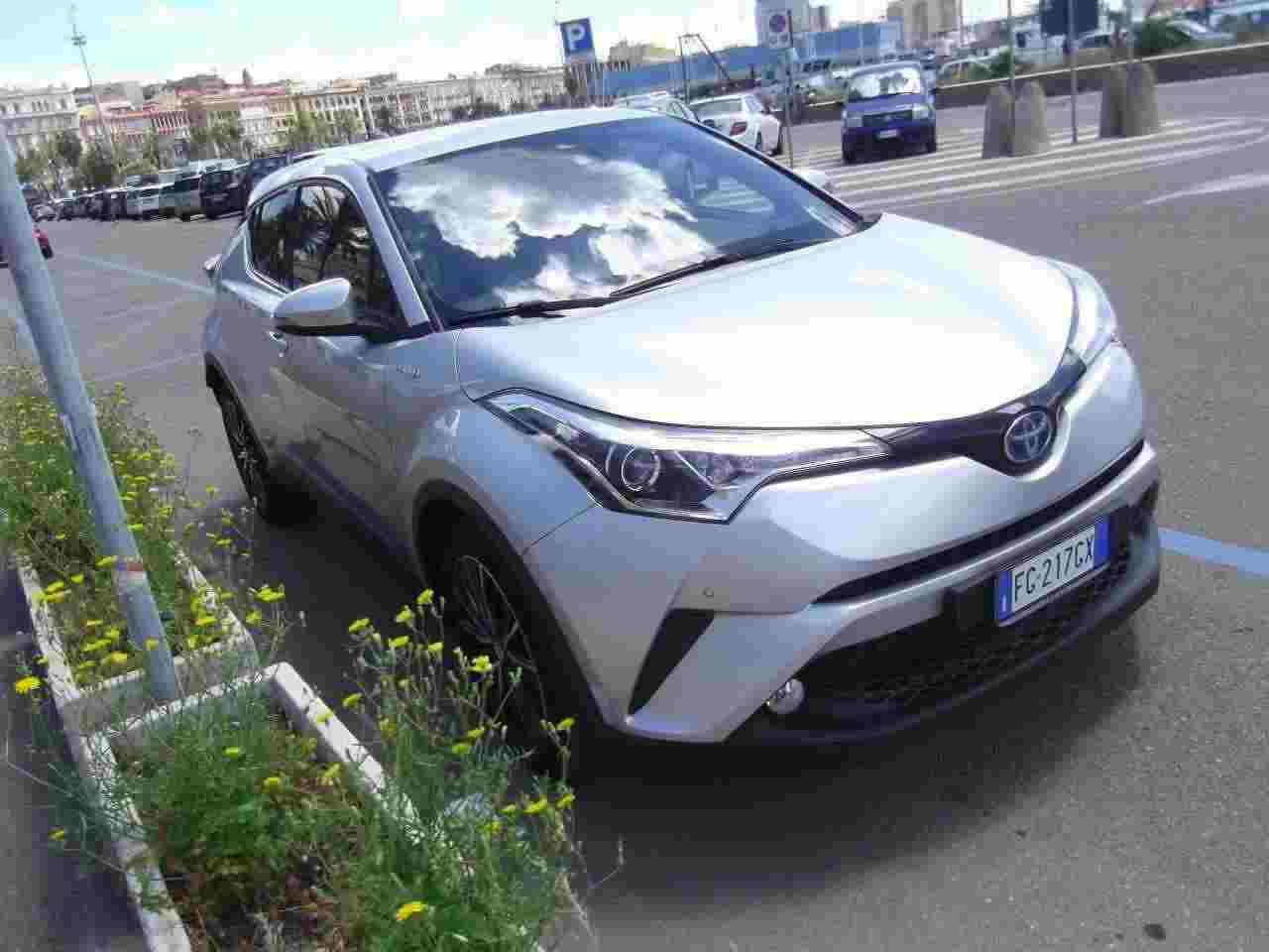 Toyota C-HR 1.8 Hybrid E-CVT Lounge