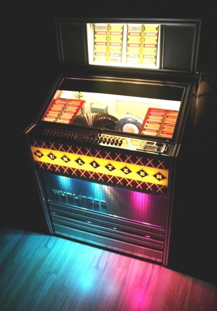 Wurlitzer Lyric dice Juke boxe Jukebox