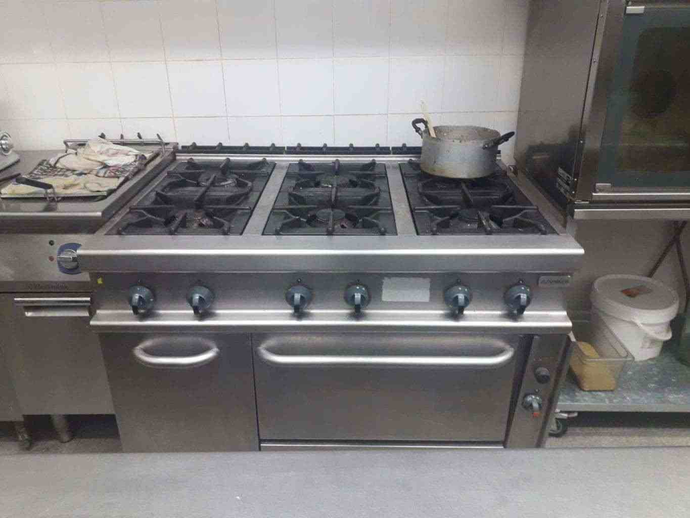 cucina a gas sei fuochi con forno 