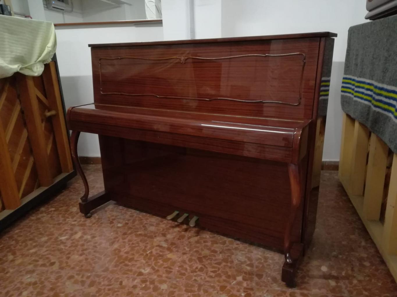 pianoforte verticale Steinberg