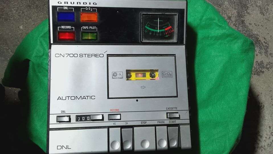 GRUNDING CN 700 STEREO- Registratore / Riproduttore di cassette Audio anni &quot70