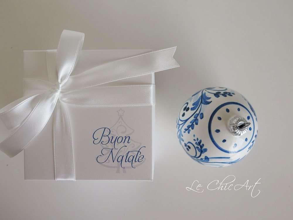 Palla di Natale in ceramica dipinta a mano con packaging personalizzato