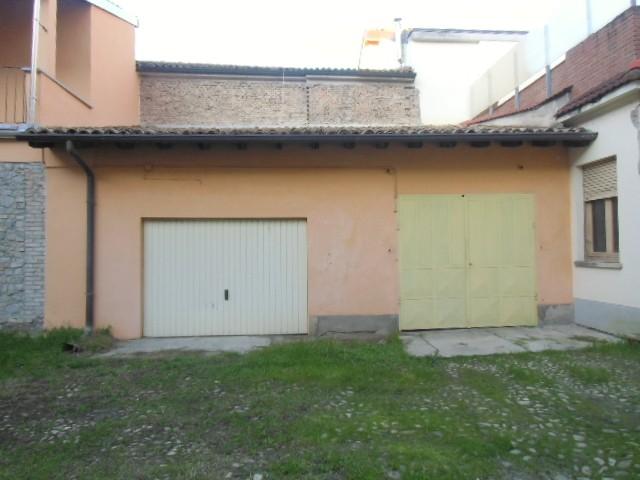 2 GARAGE - VOGHERA CENTRO