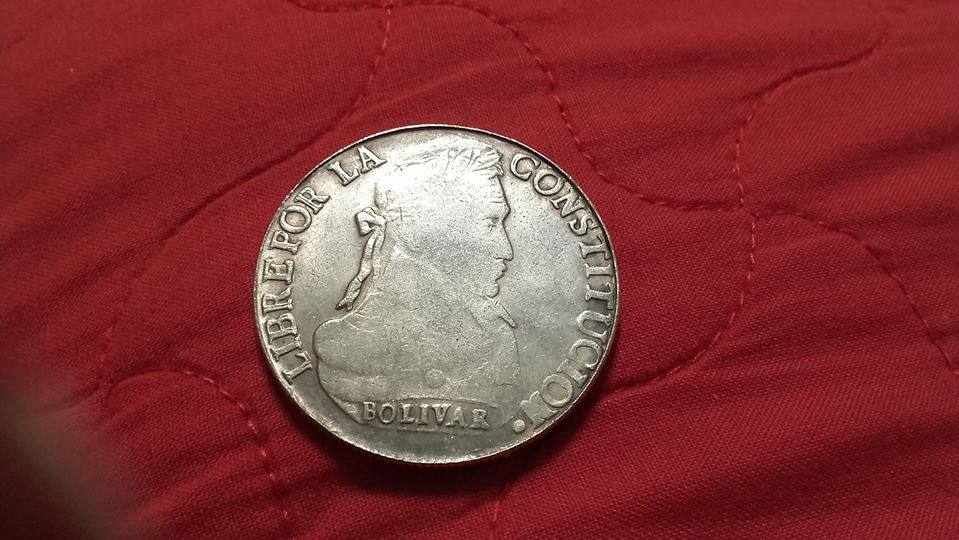 8 SOLES - 1835 BOLIVIA - moneta