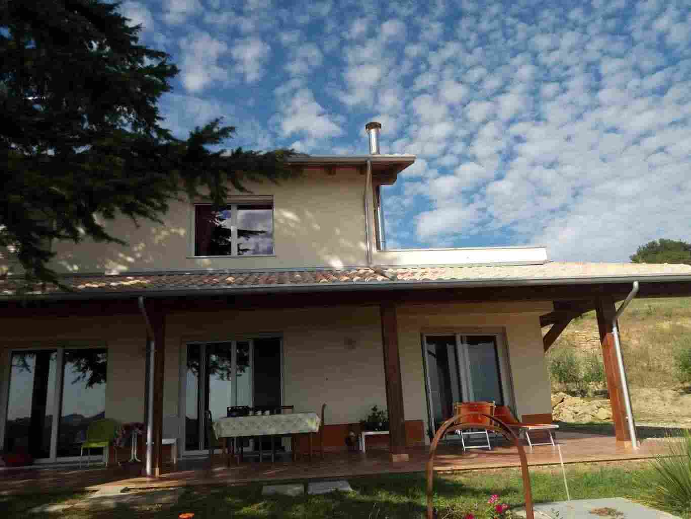 Casa vacanza in legno e lana vista mare e monti