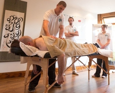 Corso massaggio FULLBODY con attestato riconosciuto di 20ore a 250€