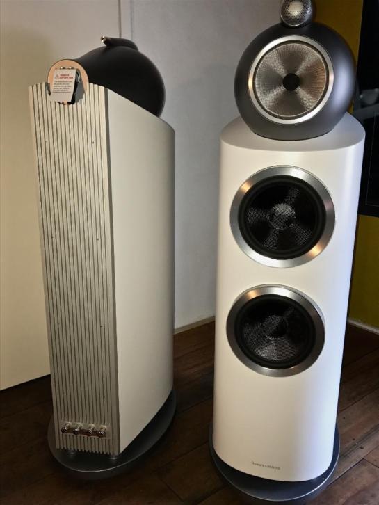 B & W 802 D3 Speakers