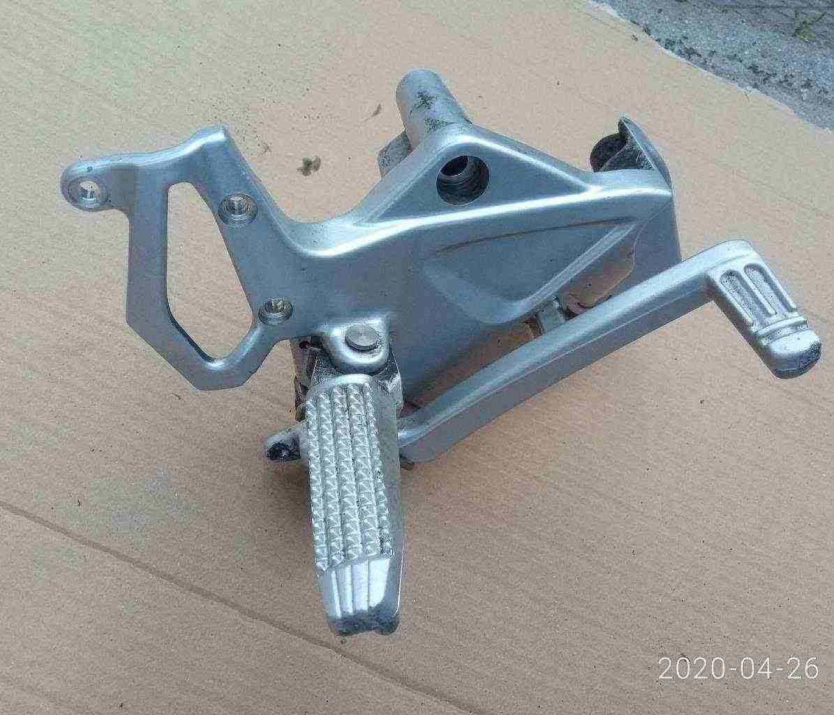 Pedana destra completa di pdale freno BMW F800R 2010