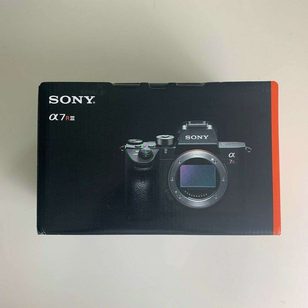  Fotocamera Sony Alpha A7R III (127 scatti) 3120€