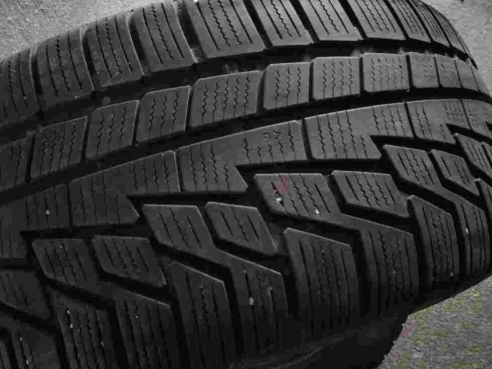 Gomme 235 45 17 Nokian