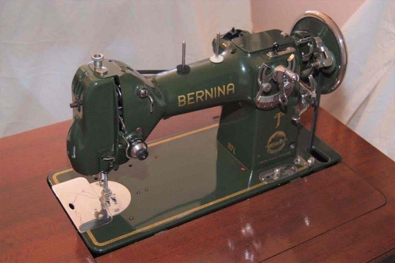 MACCHINA DA CUCIRE ANTICA BERNINA 117L