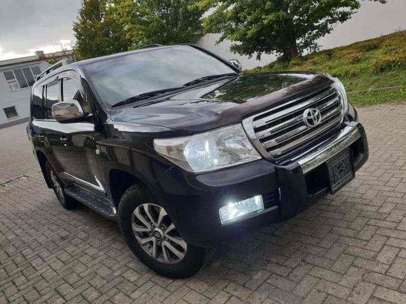 Toyota Land Cruiser 200 V6 4.0