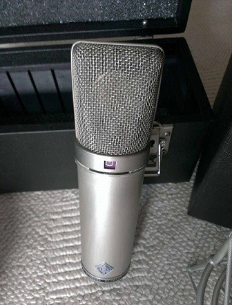 Microfono Neumann U67