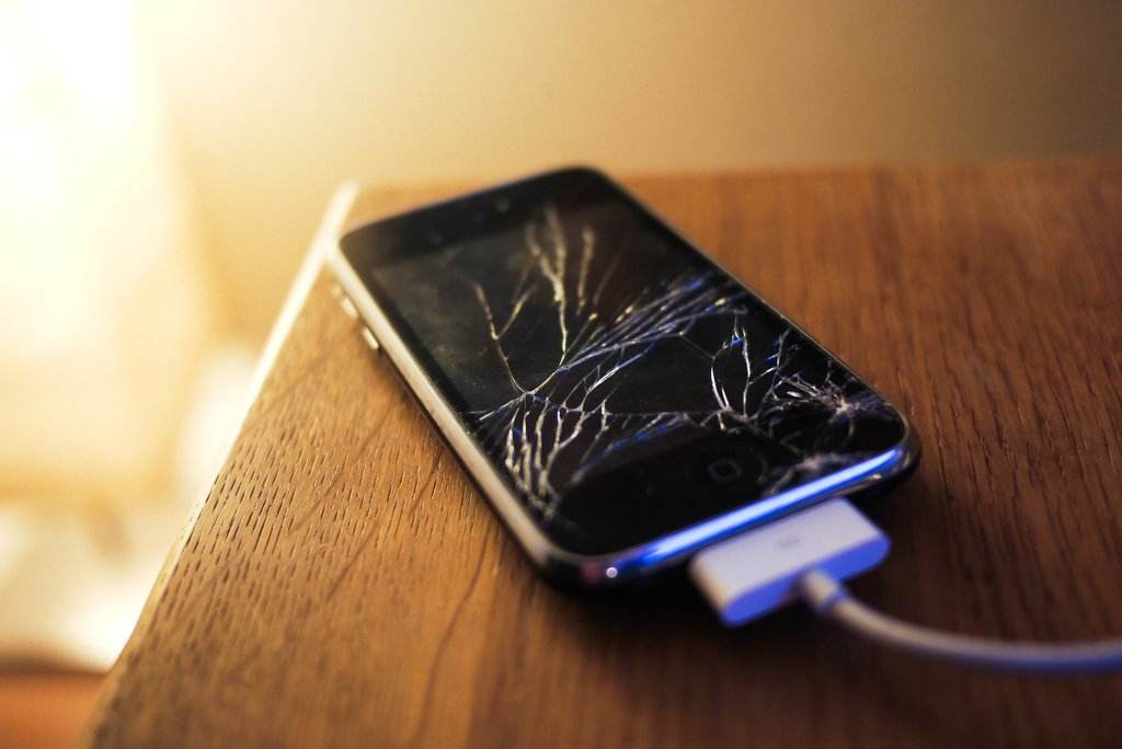 Riparazione Display Vetro Touch Screen iPhone 4,5,6,7