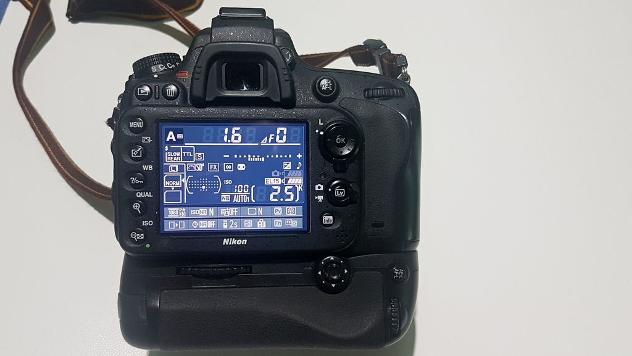 Vendo Nikon D610 con battery grip