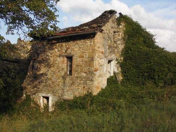 Rustico indipendente con vista panoramica e terreno