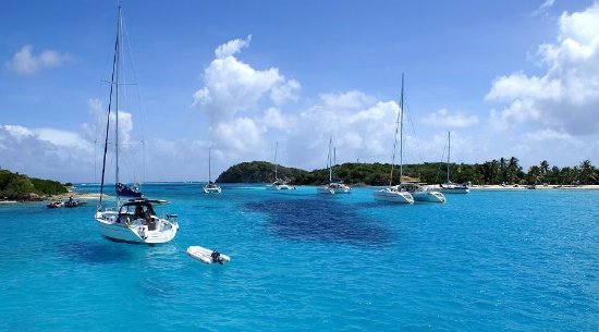 Caraibi in barca a vela 